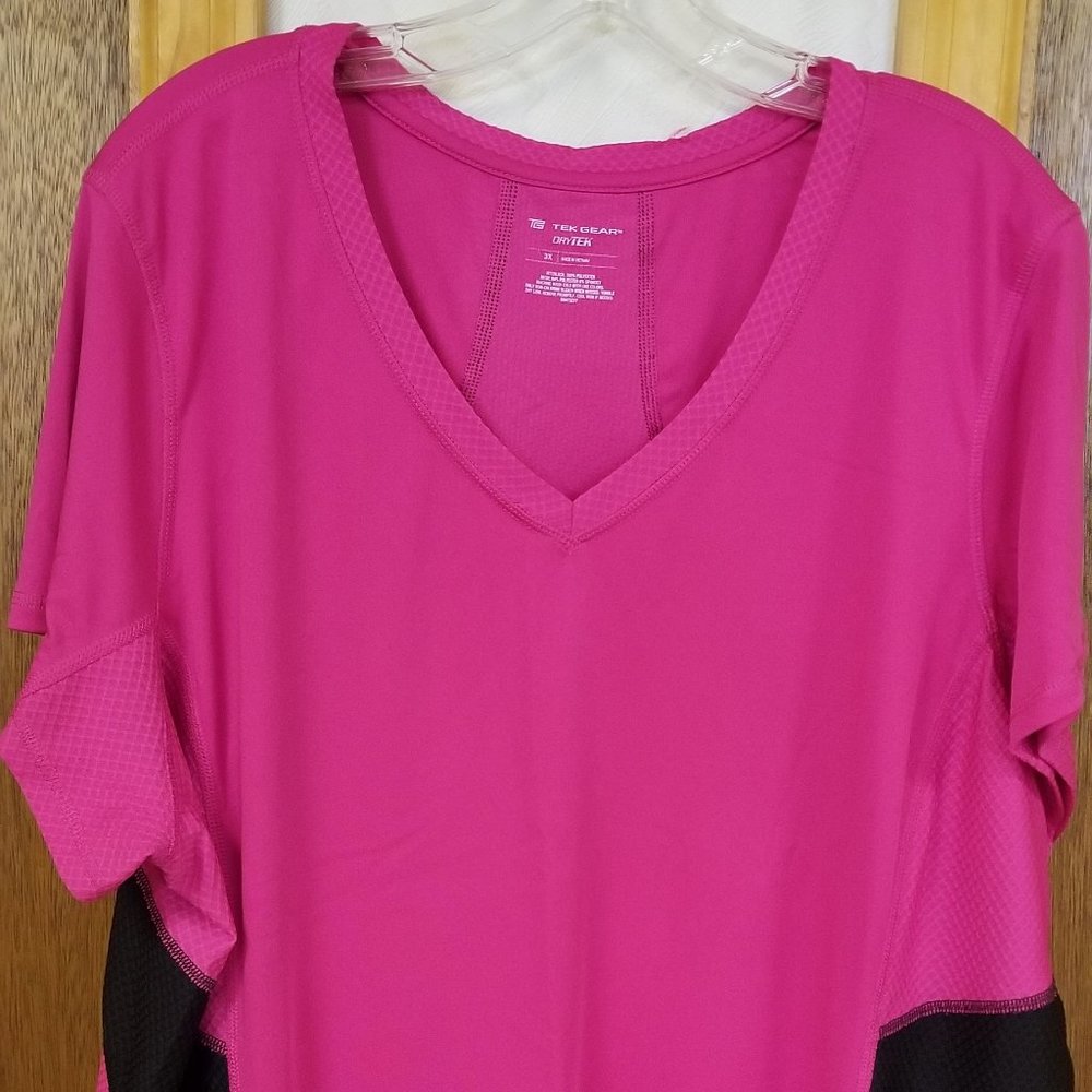 Tek Gear DryTek Fushia and Black Shirt